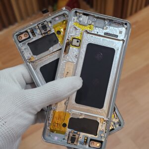 SAMSUNG S10 PLUS